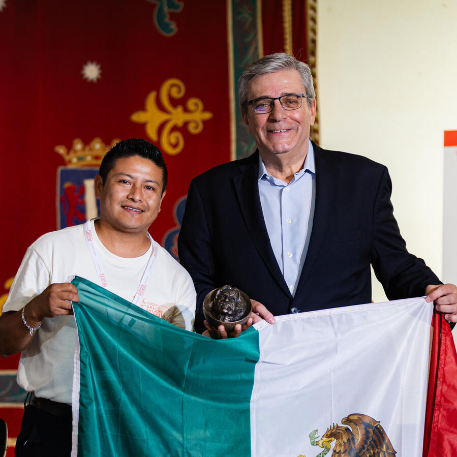 Rosa Alba Tepole Quiahua, en su nombre su hijo Genaro